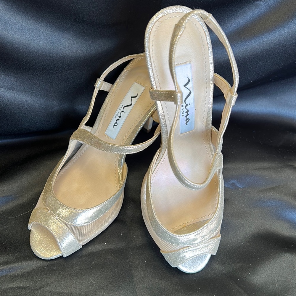 Champagne/gold heel size 5 nina brand